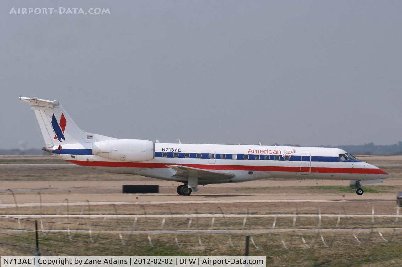 N713AE, 2000 Embraer ERJ-135LR (EMB-135LR) C/N 145249, American Eagle at DFW Airport