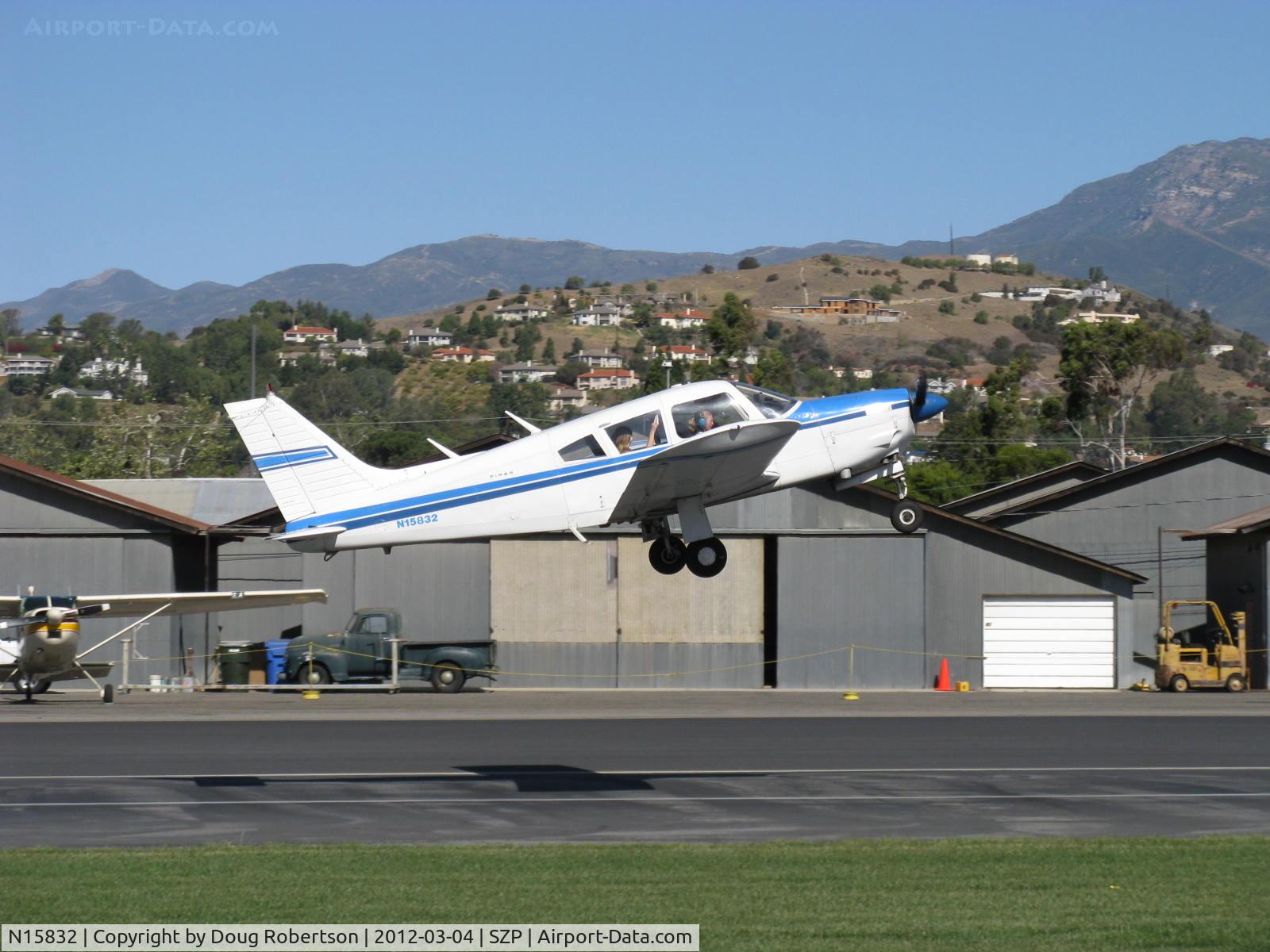N15832, 1972 Piper PA-28R-200 Arrow IV C/N 28R-7335093, 1972 Piper PA-28R-200 ARROW II, Lycoming IO-360-C1C 200 Hp, takeoff climb Rwy 04