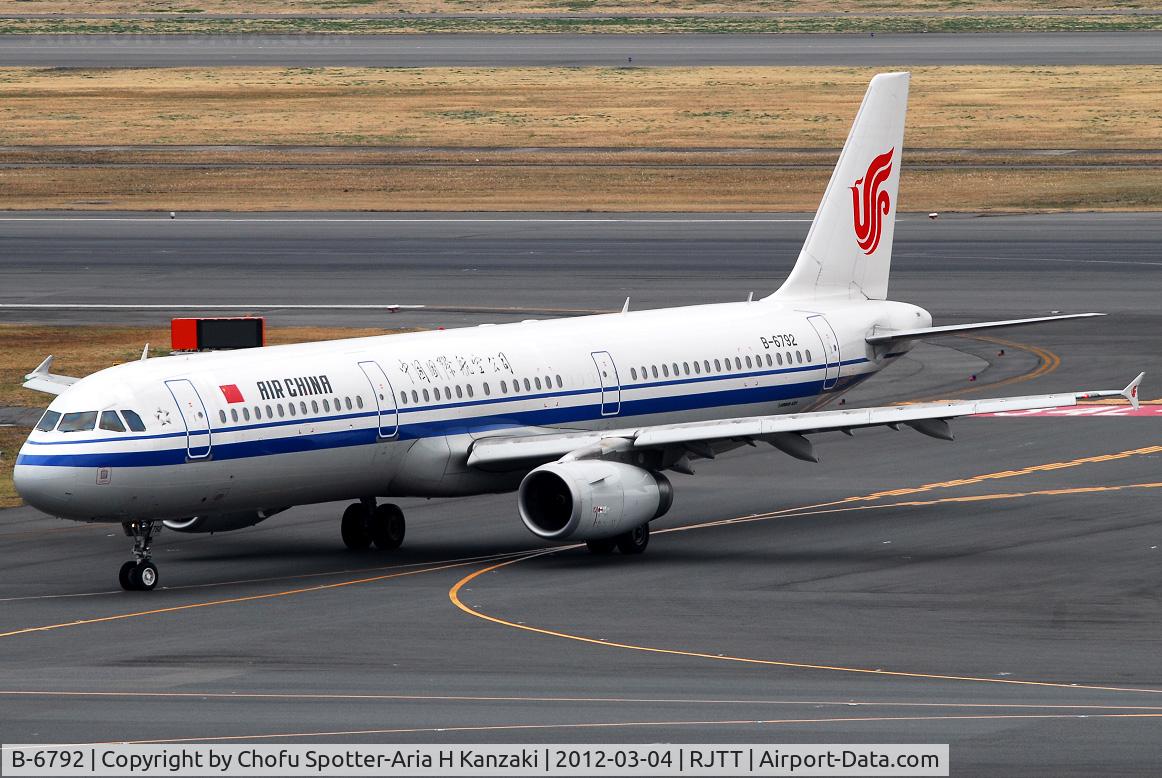 B-6792, 2011 Airbus A321-232 C/N 3834, Nikon D200+Tamron 200-500mm F/5-6.3