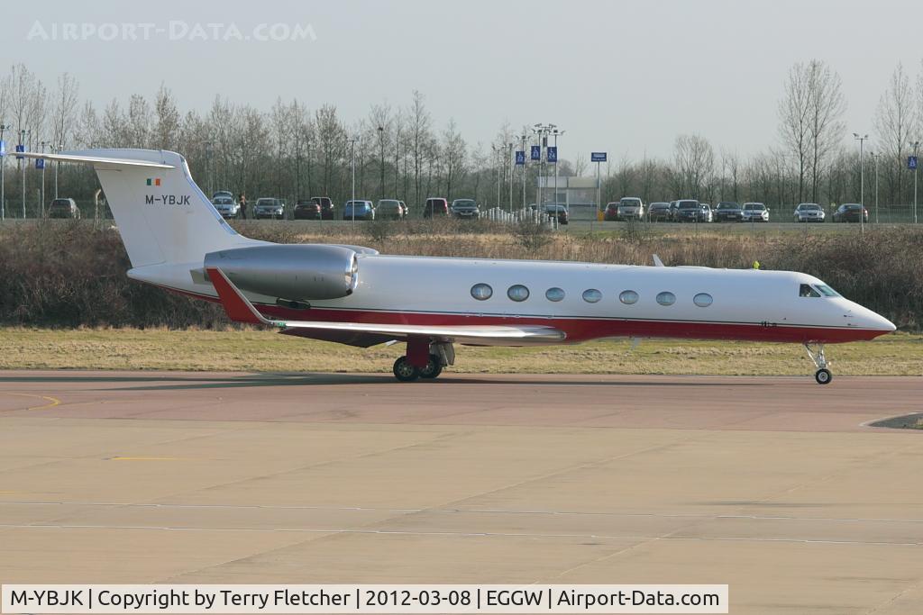 M-YBJK, Gulfstream Aerospace V-SP G550 C/N 5316, Gulfstream Aerospace GULFSTEAM VSP, c/n: 5316 at Luton