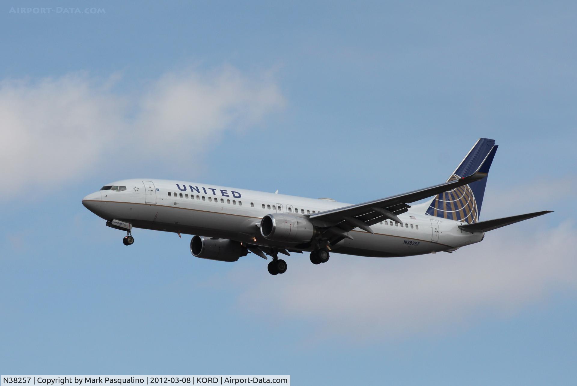 N38257, 2000 Boeing 737-824 C/N 30612, Boeing 737-800