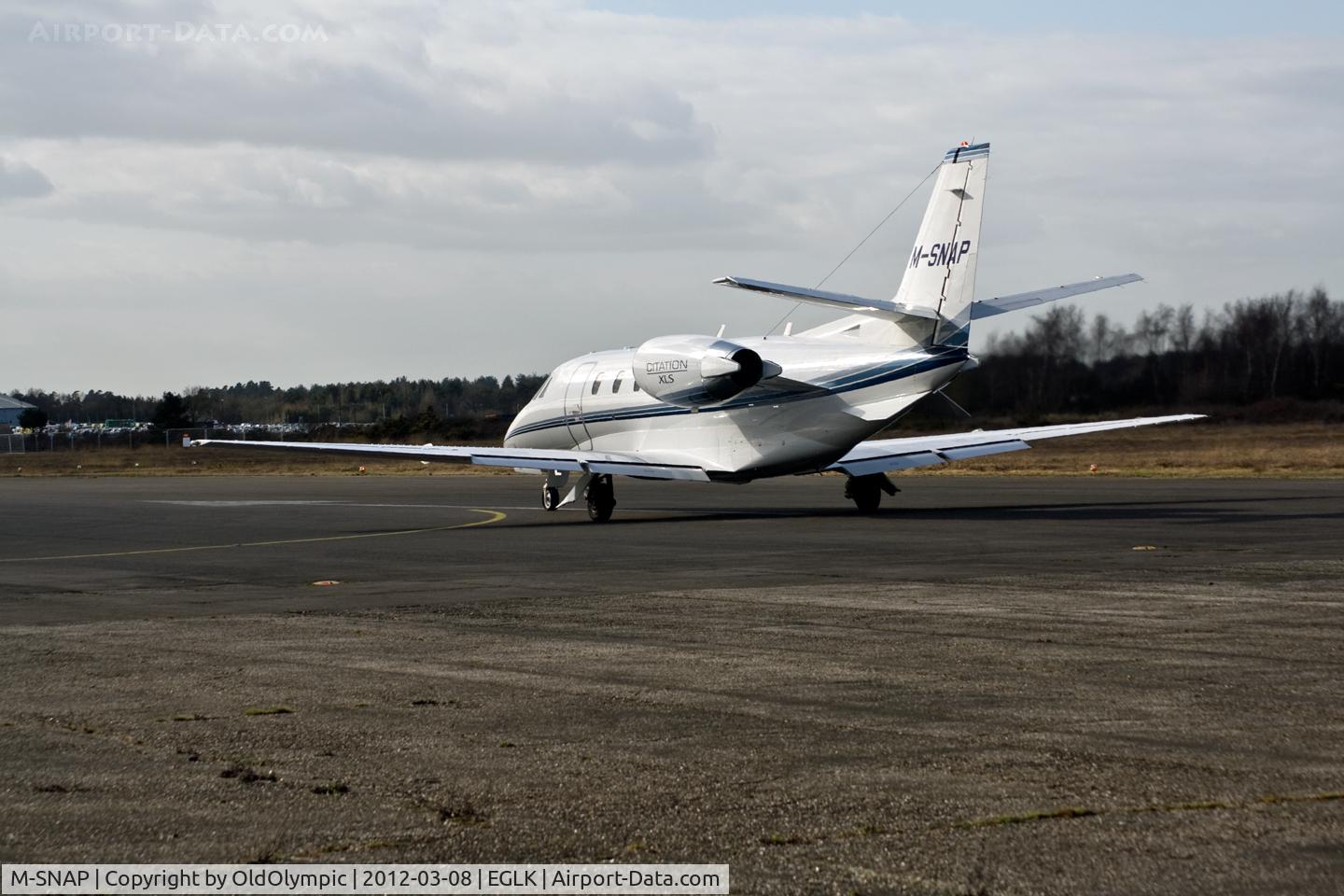 M-SNAP, 2008 Cessna 560XL Citation XLS C/N 560-5770, Departing RW25 after 10 minute turnround