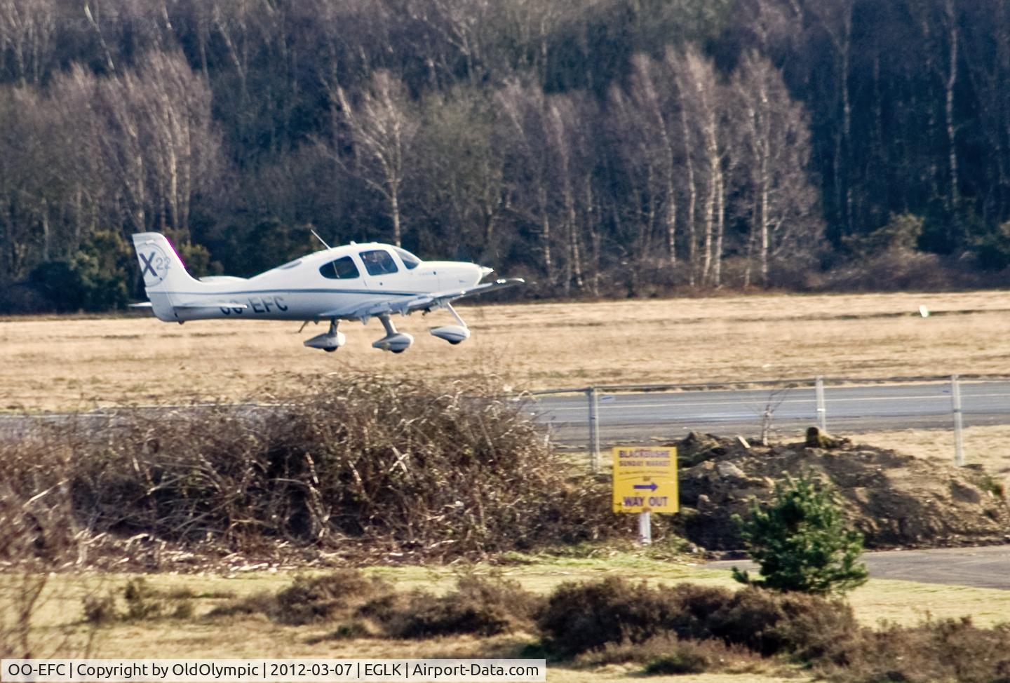 OO-EFC, Cirrus SR22X C/N 3486, Touching down RW25