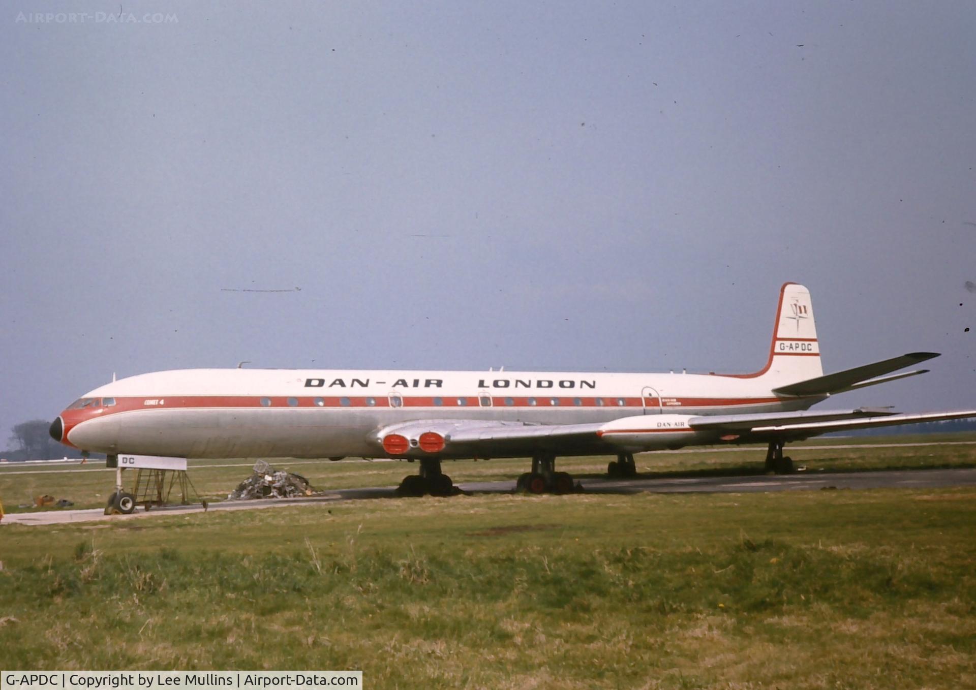 G-APDC, 1958 De Havilland DH.106 Comet 4 C/N 6404, Dan-Air, Lasham C1972