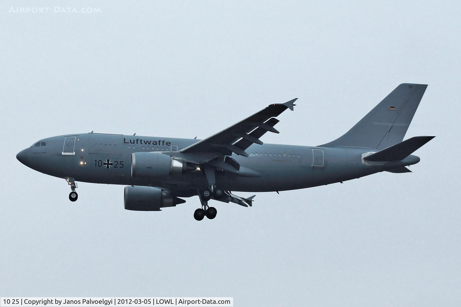 10 25, 1988 Airbus A310-304/MRTT C/N 484, German Airforce Airbus A310-304/MRTT final approach LOWL/LNZ