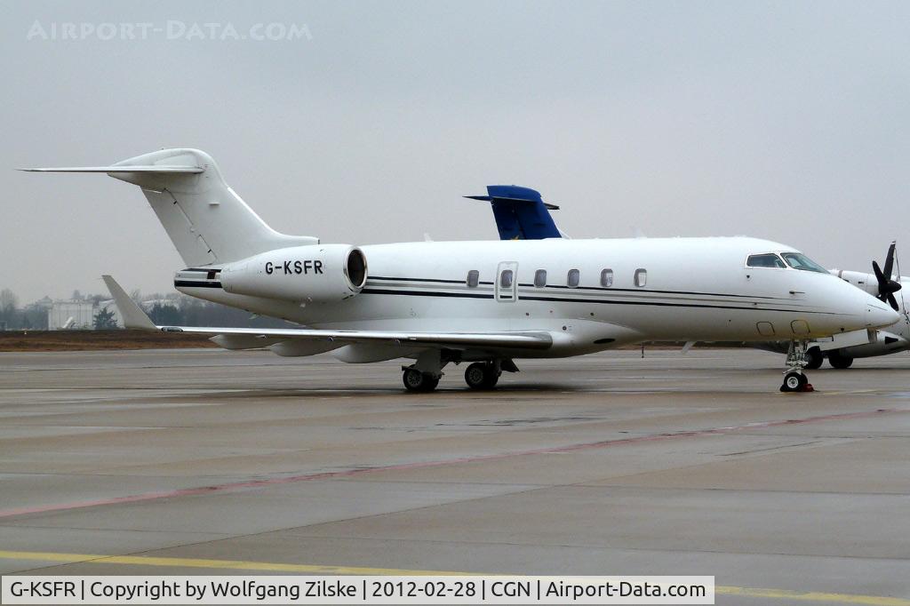 G-KSFR, 2008 Bombardier Challenger 300 (BD-100-1A10) C/N 20189, visitor