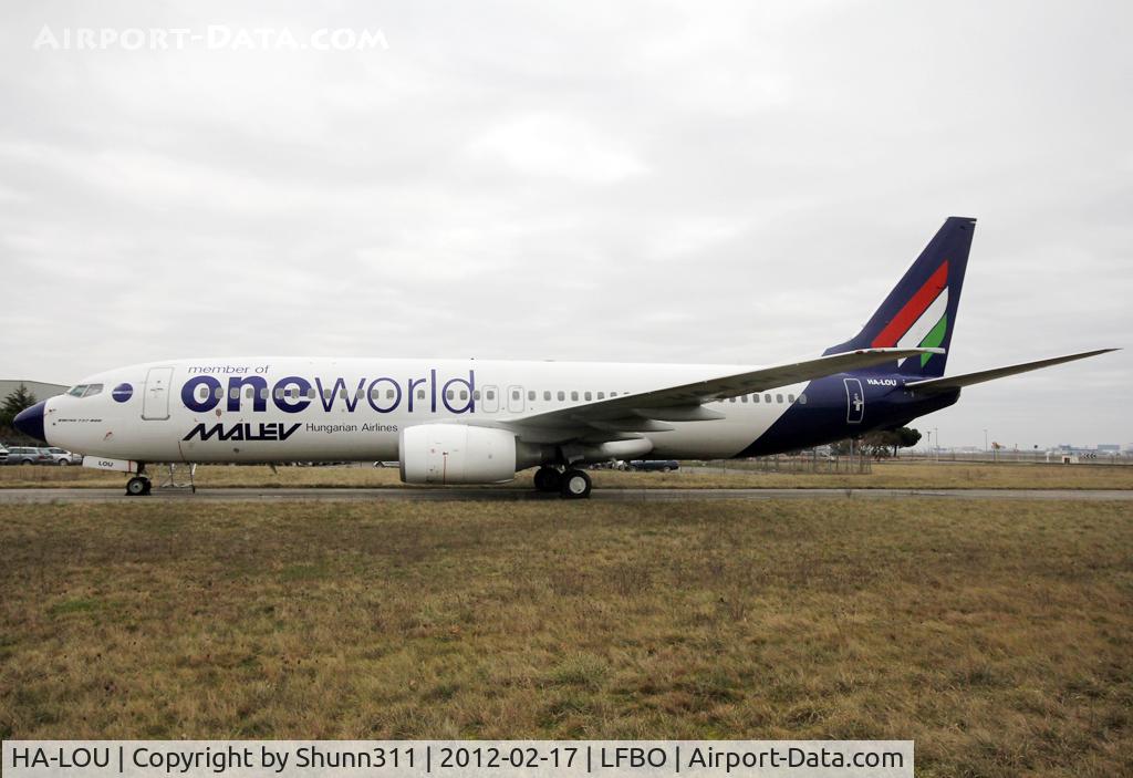 HA-LOU, 2005 Boeing 737-8Q8 C/N 30684, Stored at Latécoère Aeroservices after bankrupt... Still in 'One World' c/s