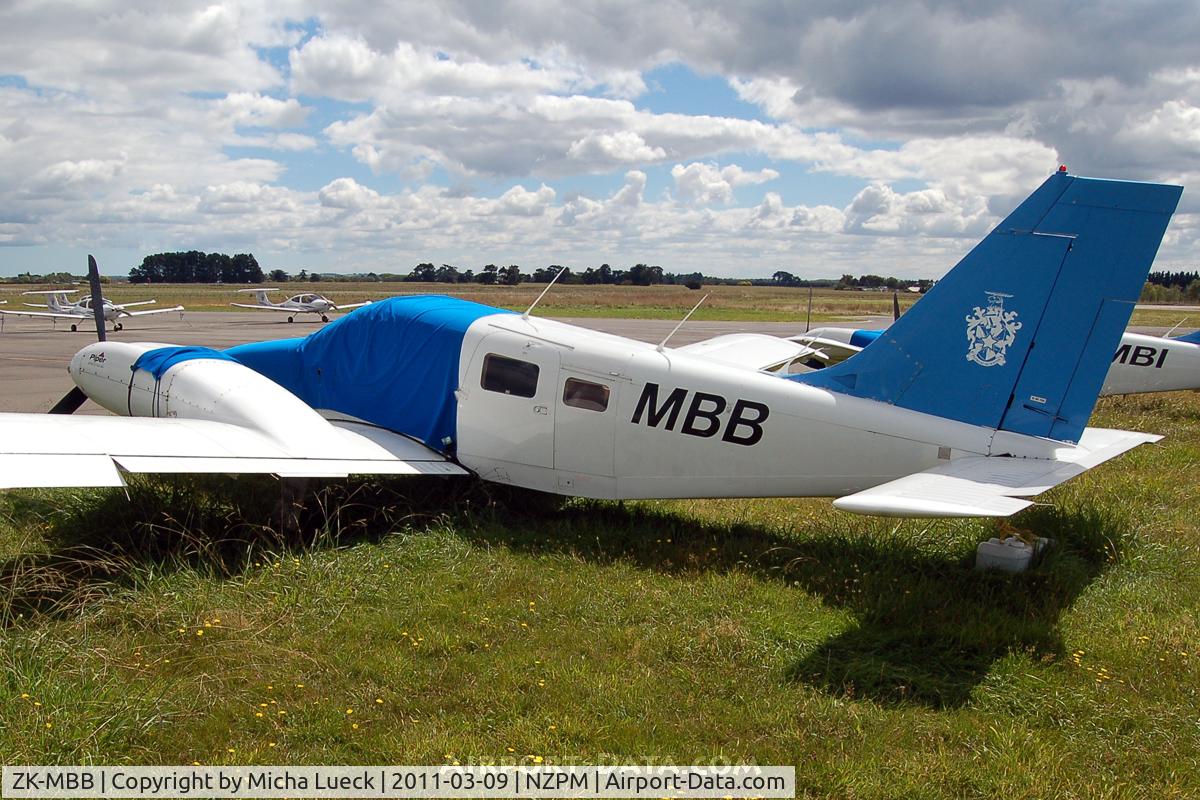 ZK-MBB, 1999 Piper PA-34-220T C/N 3449128, At Palmerston North