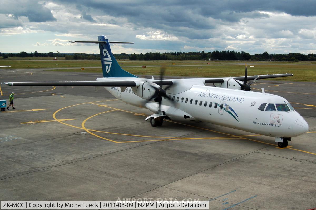 ZK-MCC, 2004 ATR 72-212A C/N 714, At Palmerston North