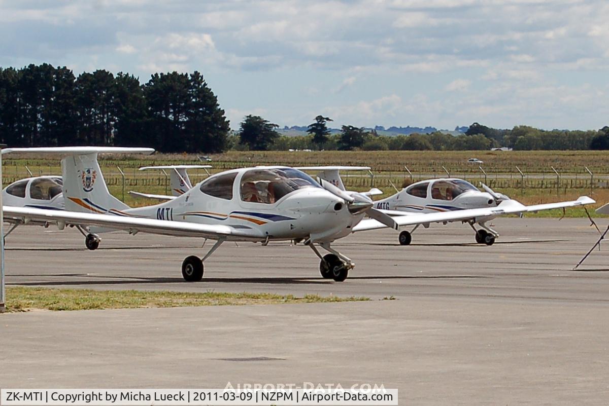 ZK-MTI, Diamond DA-40 Diamond Star C/N 40.1013, At Palmerston North