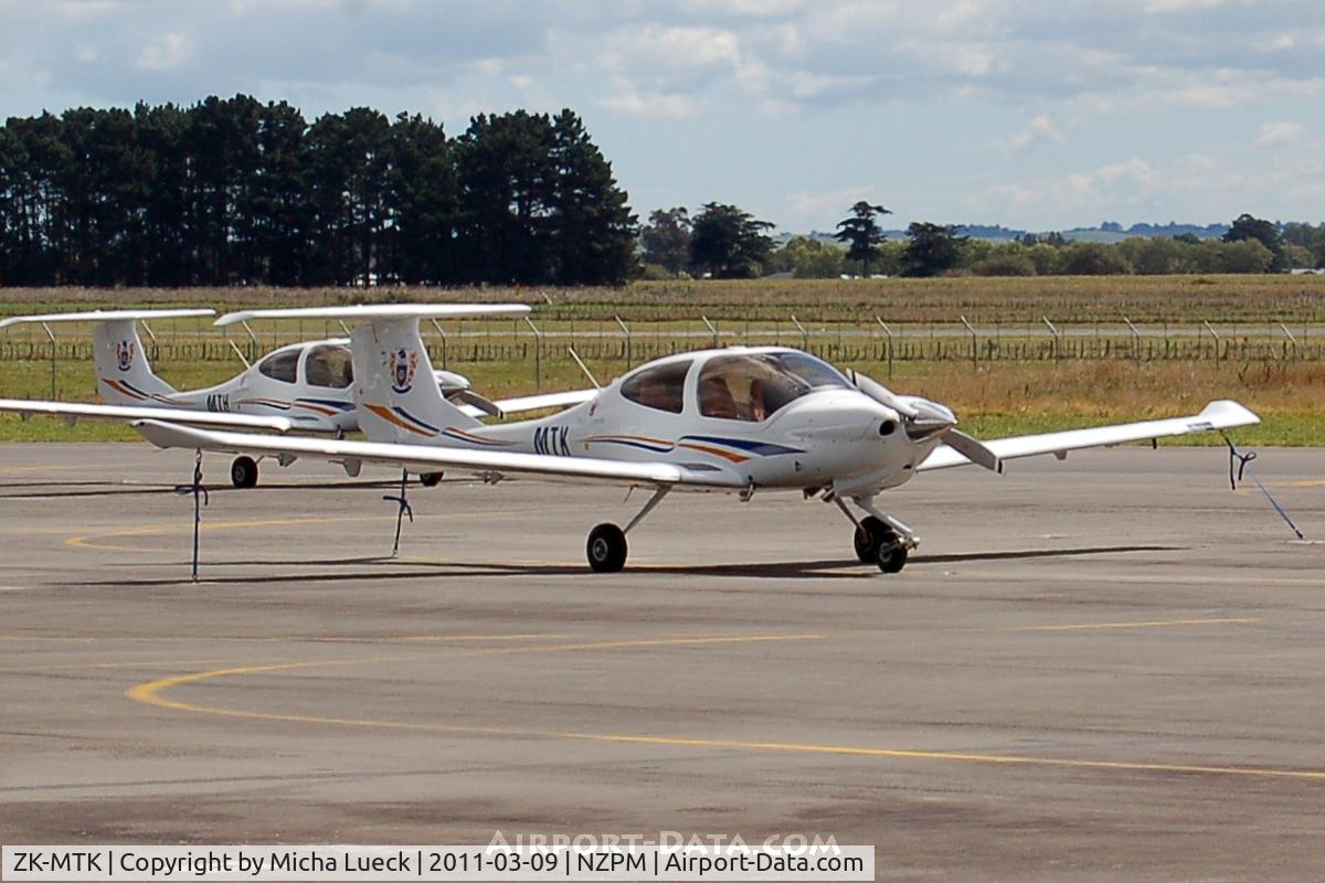 ZK-MTK, Diamond DA-40 Diamond Star C/N 40.1027, At Palmerston North