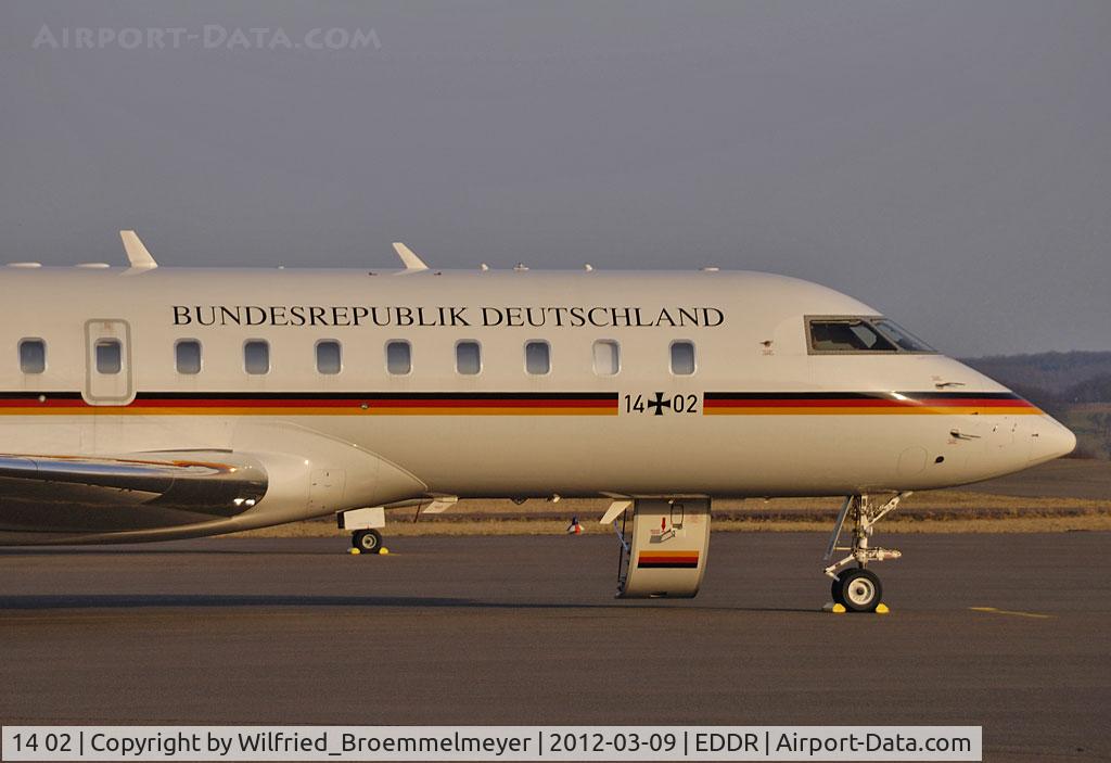 14 02, 2010 Bombardier BD-700-1A11 Global 5000 C/N 9404, Came in and is waiting for Chancellor Angela (Angie) Merkel.