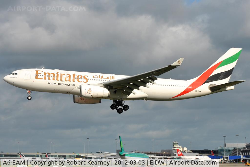 A6-EAM, 2002 Airbus A330-243 C/N 491, On short finals for r/w 28