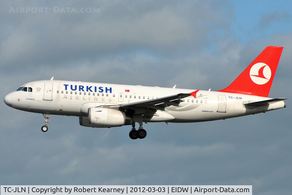 TC-JLN, 2006 Airbus A319-132 C/N 2739, On short finals for r/w 28