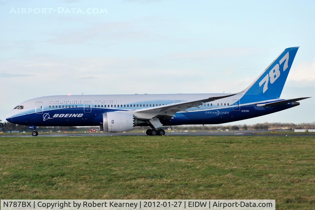 N787BX, 2010 Boeing 787-8 Dreamliner C/N 40692, Lining up r/w 28 for departure to continue its world tour.