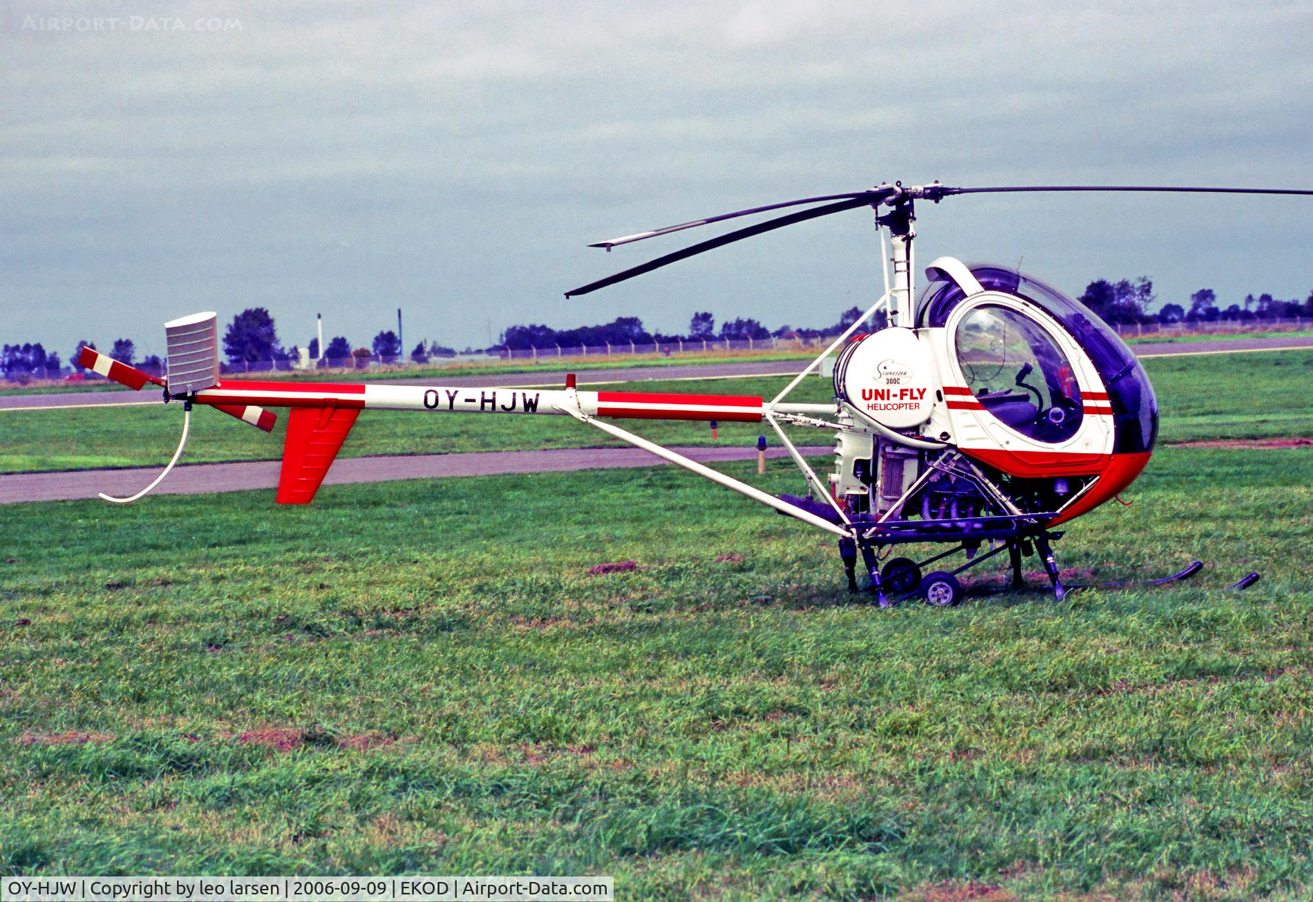 OY-HJW, 1993 Schweizer 269C C/N S1651, Odense Denmark 9.9.06
