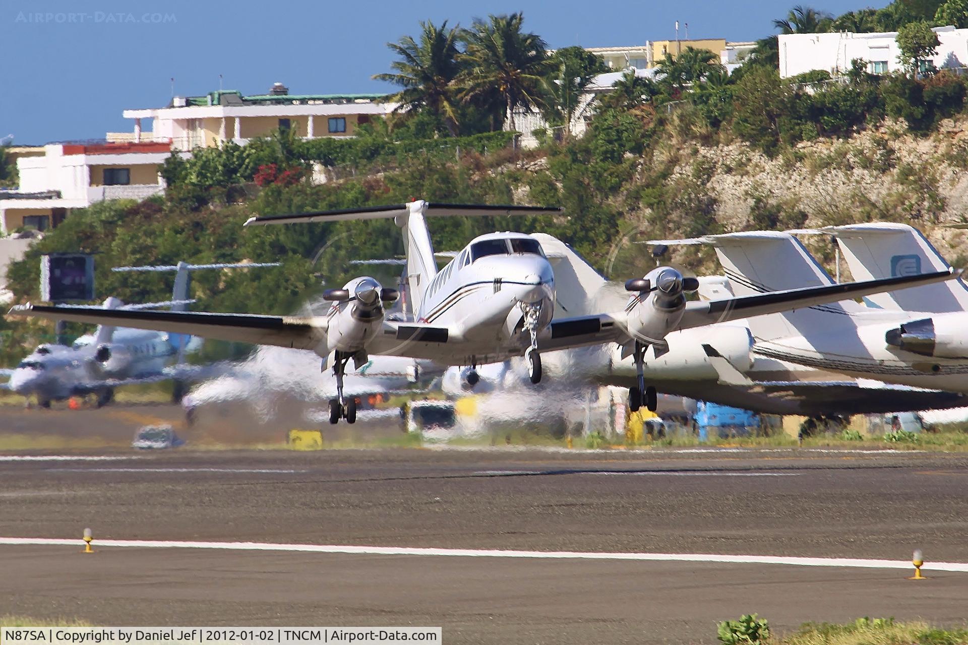 N87SA, 1982 Beech B200 King Air C/N BB-1089, N87sa