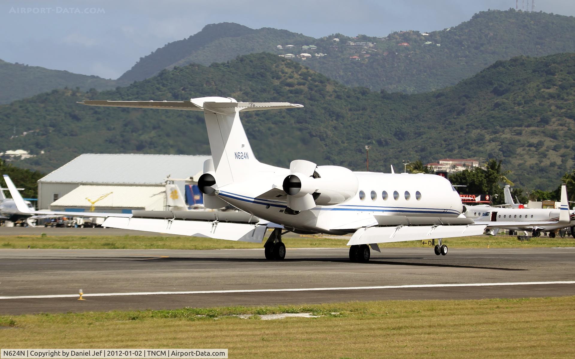N624N, 2002 Gulfstream Aerospace G-V C/N 681, N624N