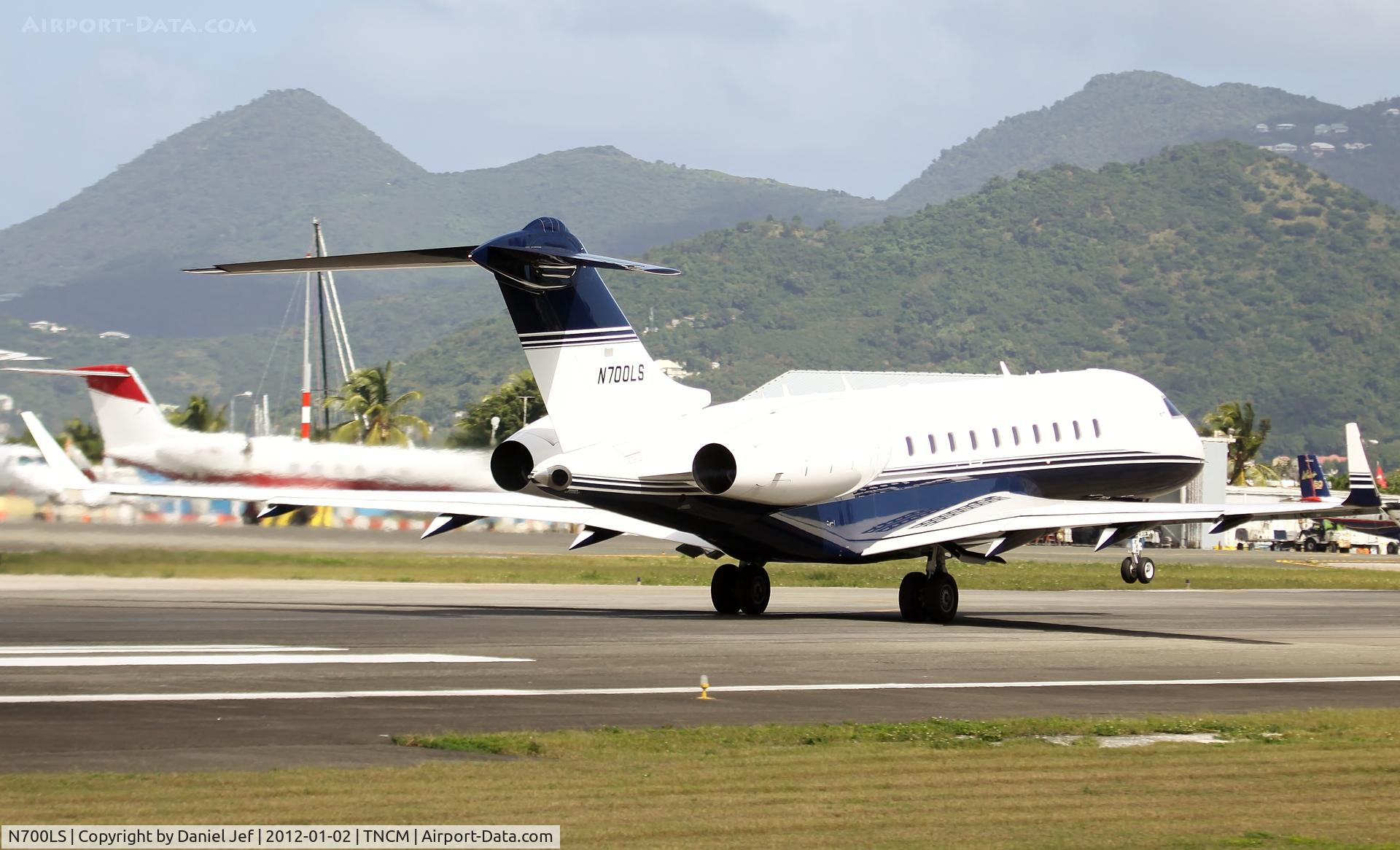 N700LS, 2006 Bombardier BD-700-1A11 Global 5000 C/N 9217, N700LS