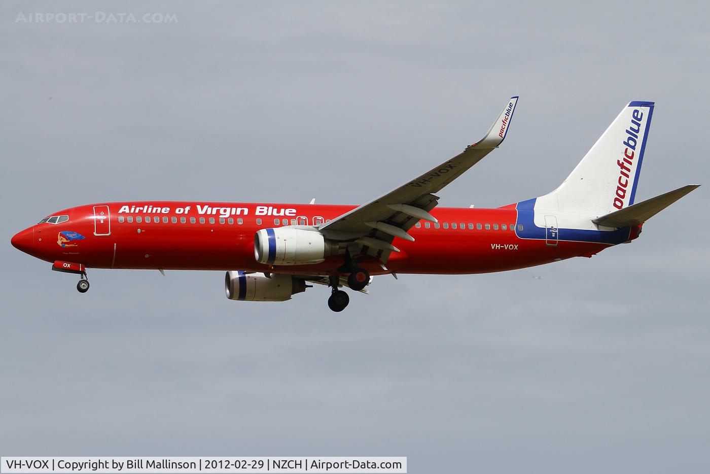 VH-VOX, 2004 Boeing 737-8BK C/N 33017, Finals to 02