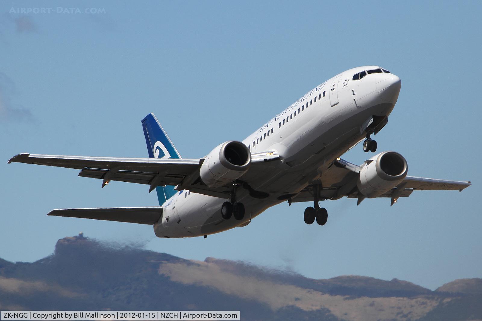 ZK-NGG, 1999 Boeing 737-319 C/N 25606, up and away from 29