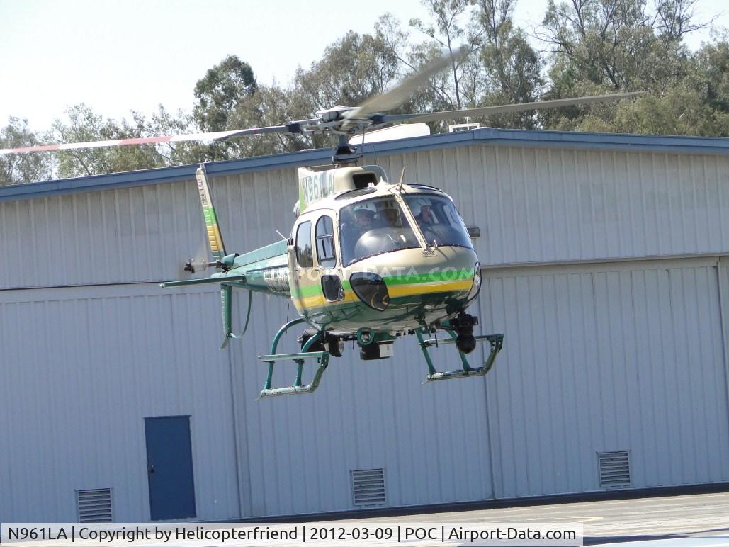 N961LA, 2011 Eurocopter AS-350B-2 Ecureuil Ecureuil C/N 7129, Lifting off and taxiing to taxiway Sierra