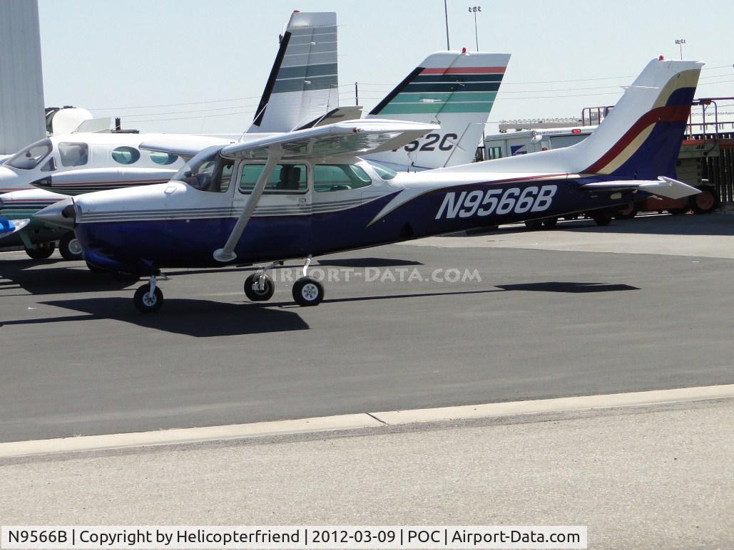 N9566B, 1981 Cessna 172RG Cutlass RG C/N 172RG0885, Parked at Howard Aviation