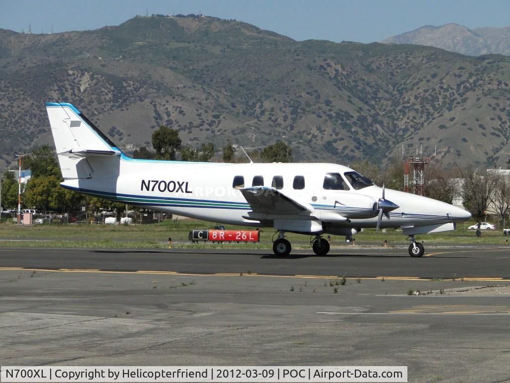 N700XL, 1979 Rockwell International 700 C/N 70004, Taxiing back to hanger