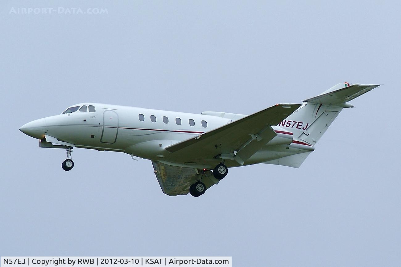 N57EJ, British Aerospace HS.125-700A C/N 257056, On approach 12R