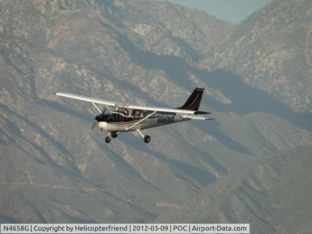 N4658G, Cessna 172N C/N 17273284, On final to runway 26