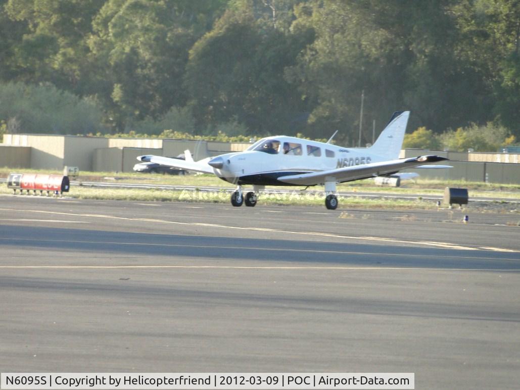 N6095S, 2007 Piper PA-28-181 Archer II C/N 2843662, Waiting to turn onto taxiway Sierra