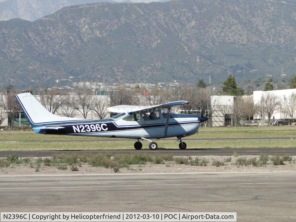 N2396C, 1978 Cessna R182 Skylane RG C/N R18200177, Taxiing to runway 26L for take off