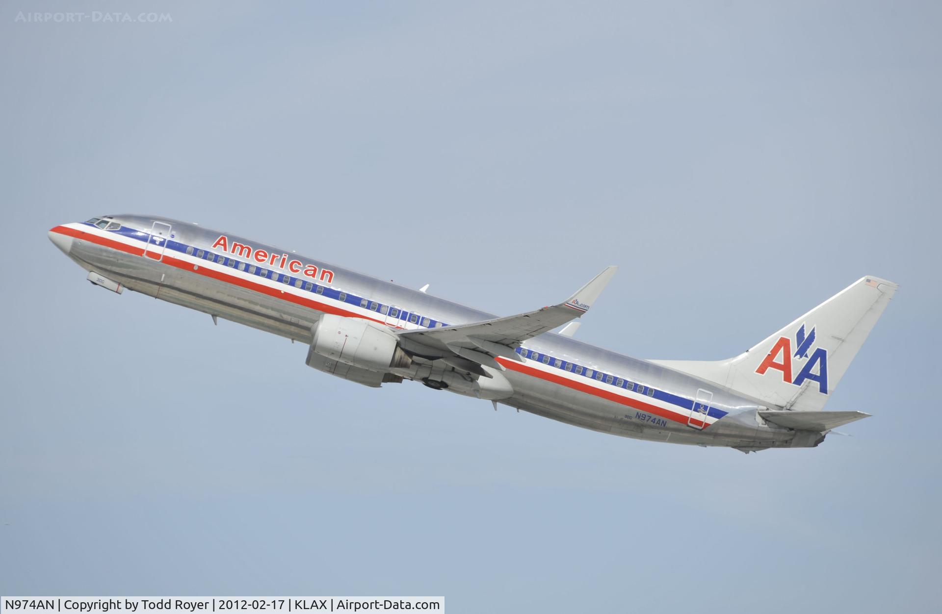 N974AN, 2001 Boeing 737-823 C/N 30098, Departing LAX on 25R