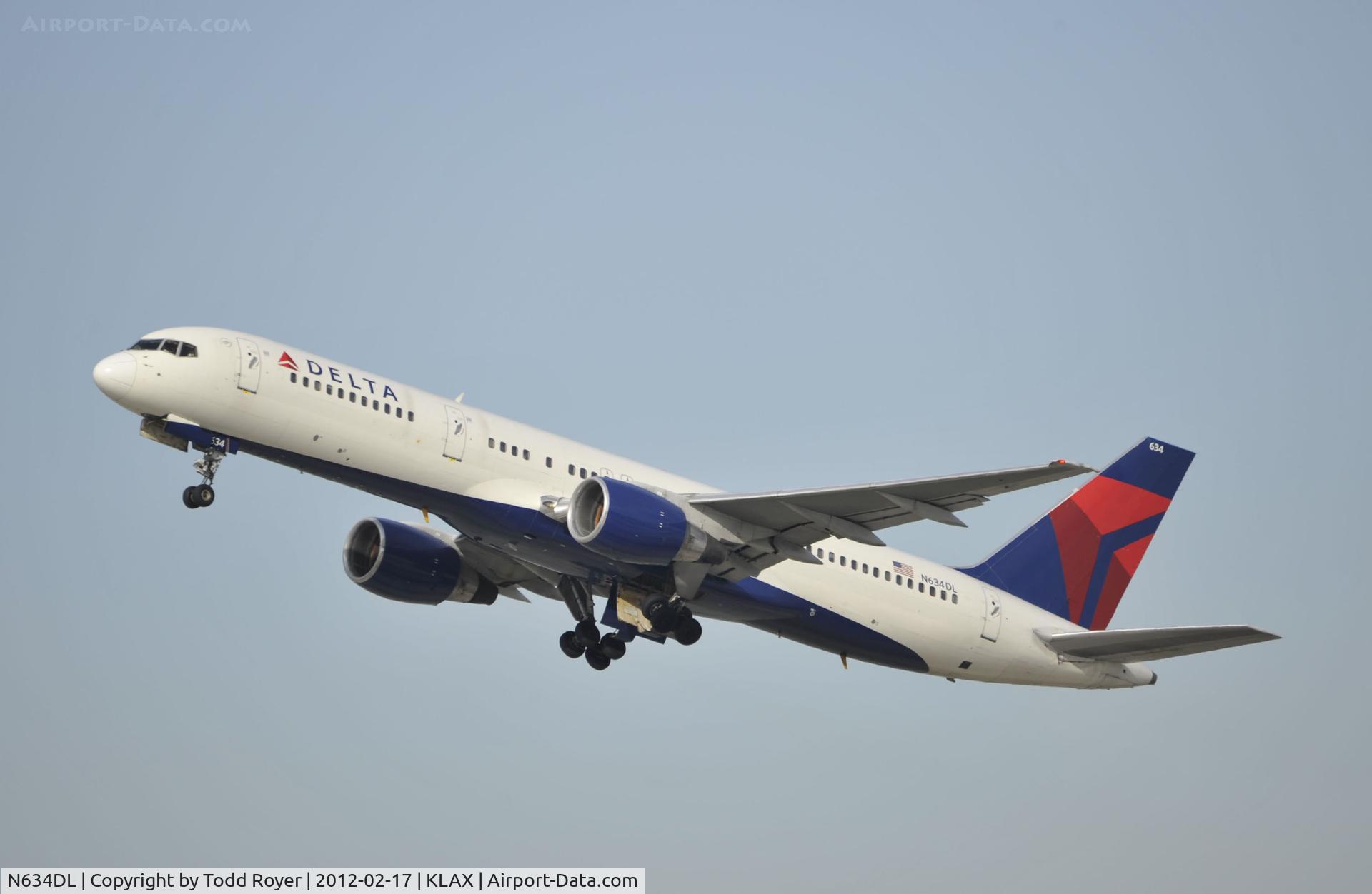 N634DL, 1988 Boeing 757-232 C/N 23615, Departing LAX on 25R