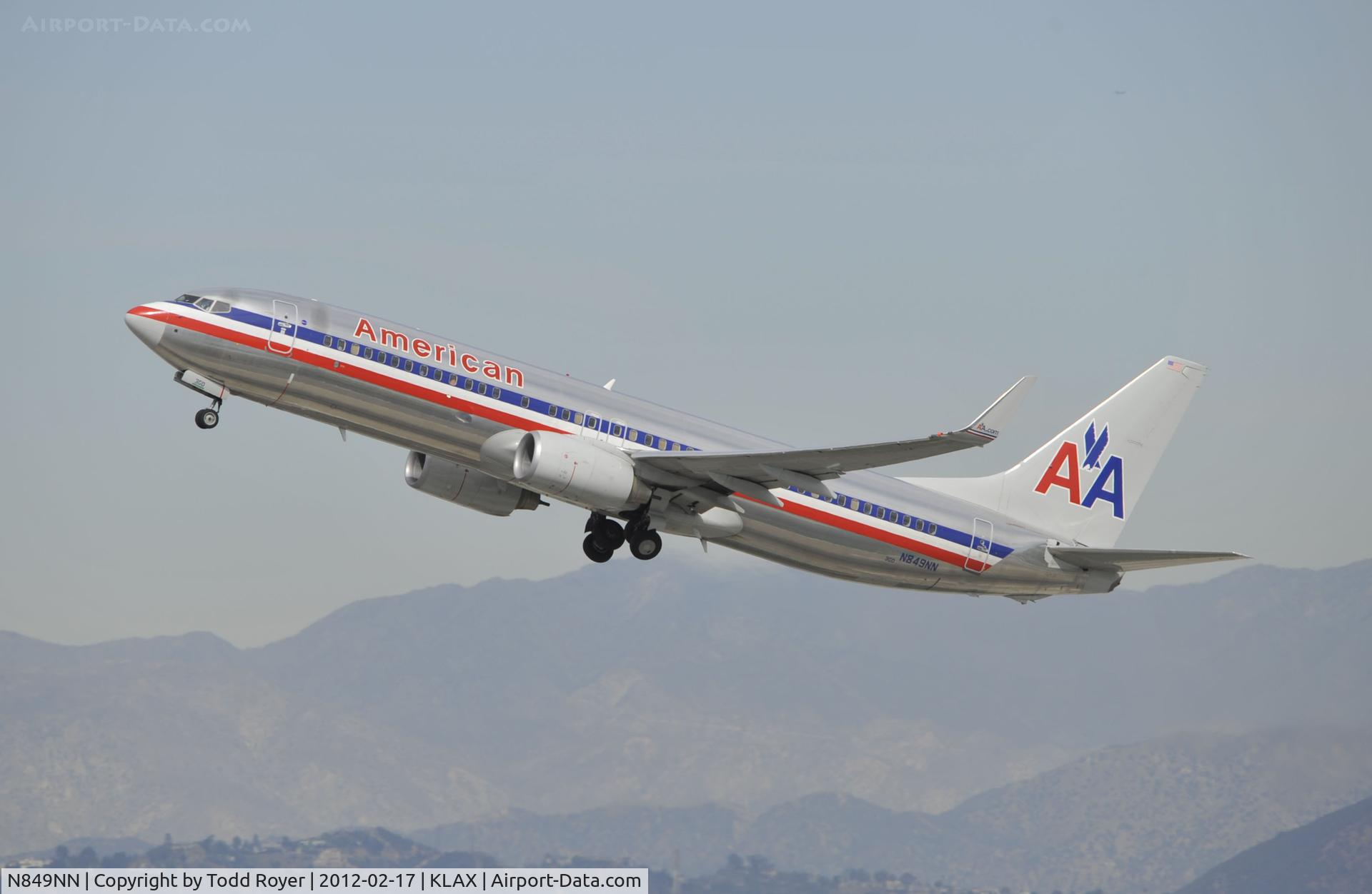 N849NN, Boeing 737-823 C/N 33213, Departing LAX on 25R