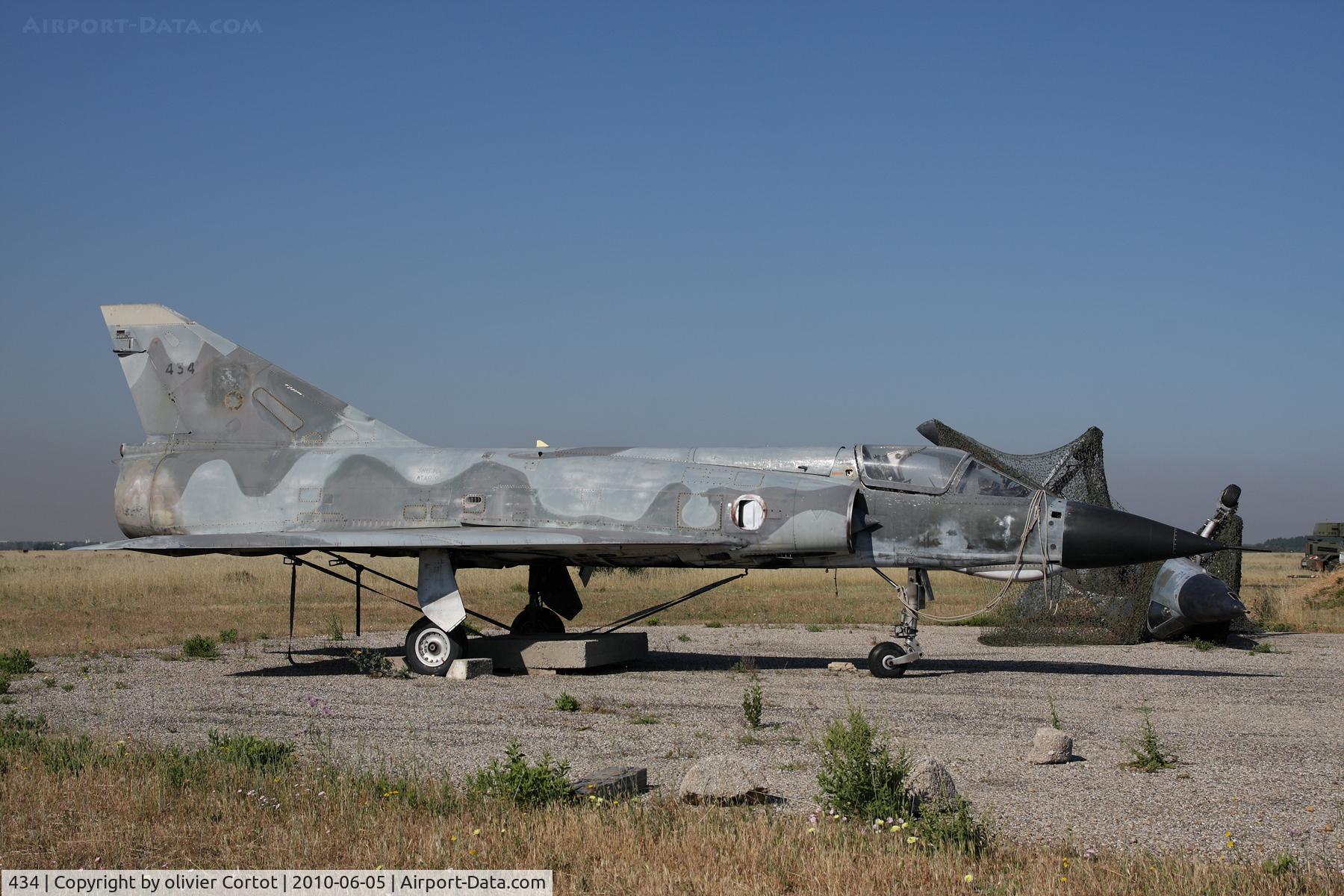 434, Dassault Mirage IIIE C/N 434, used for training purposes by the French AFB istres fire squad