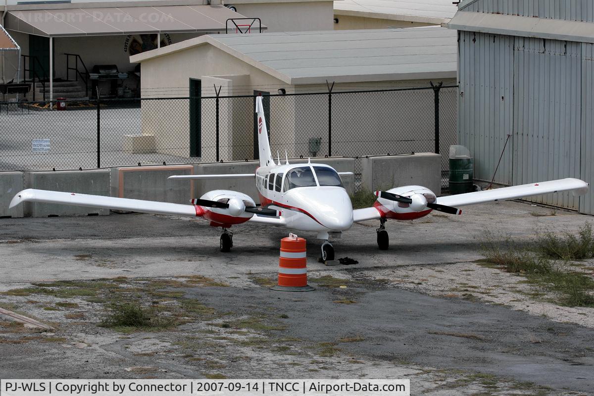 PJ-WLS, Piper PA-34-200T C/N 34-7670039, 6 Months after my first picture of this small plane and it's looking much better now.