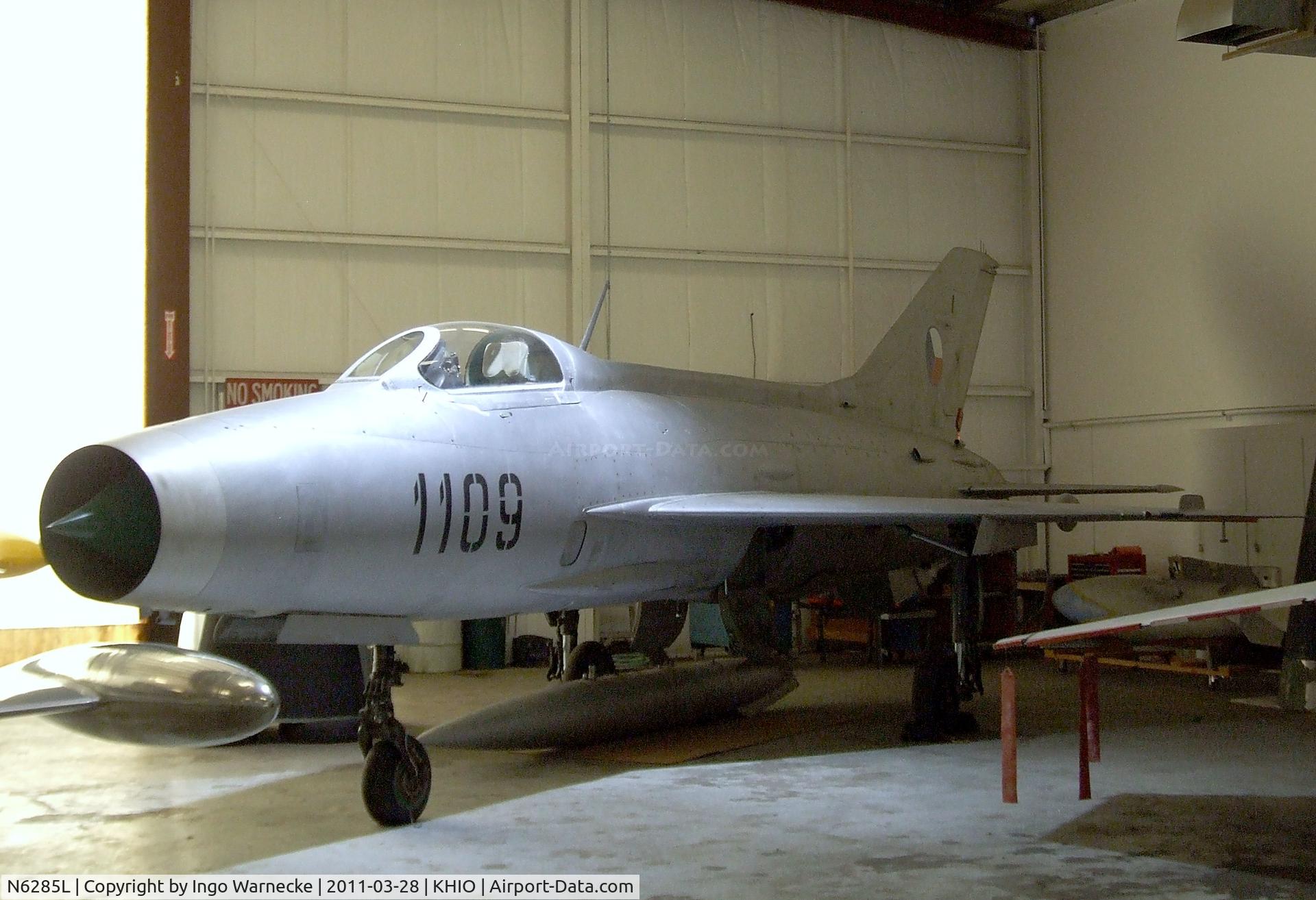 N6285L, Mikoyan-Gurevich MiG-21F-13 C/N 1109, Mikoyan i Gurevich MiG-21F-13 FISHBED-C at the Classic Aircraft Aviation Museum, Hillsboro OR