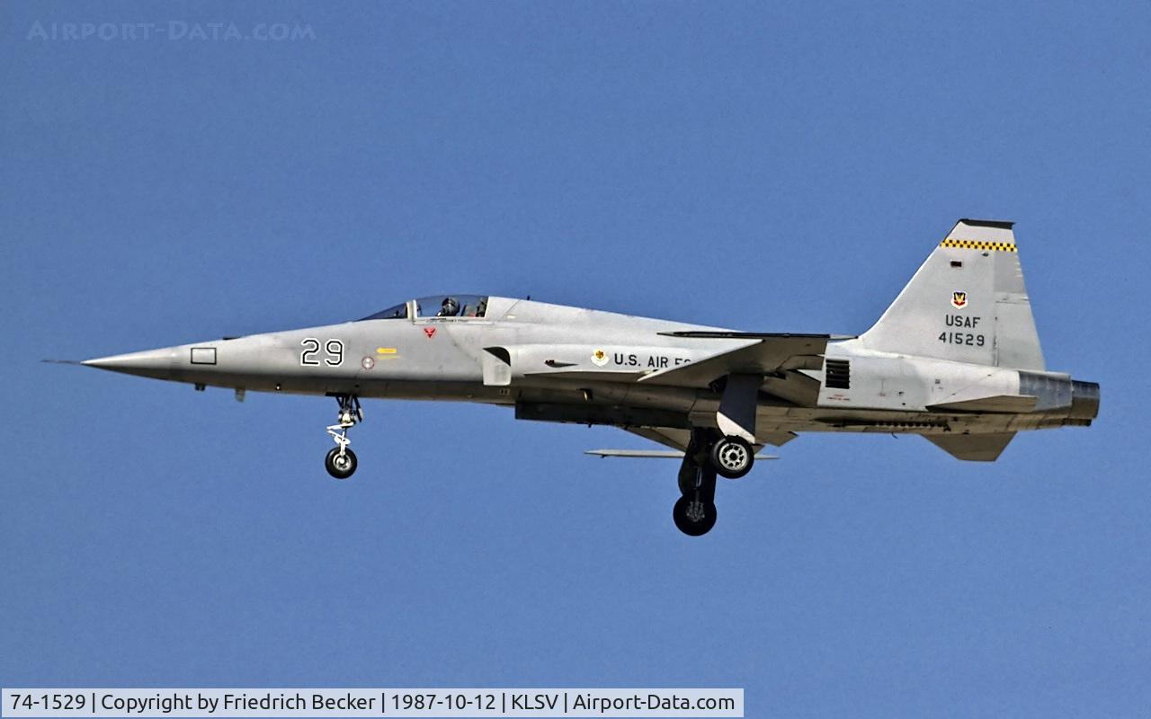74-1529, 1974 Northrop F-5E Tiger II C/N R.1187, on final
