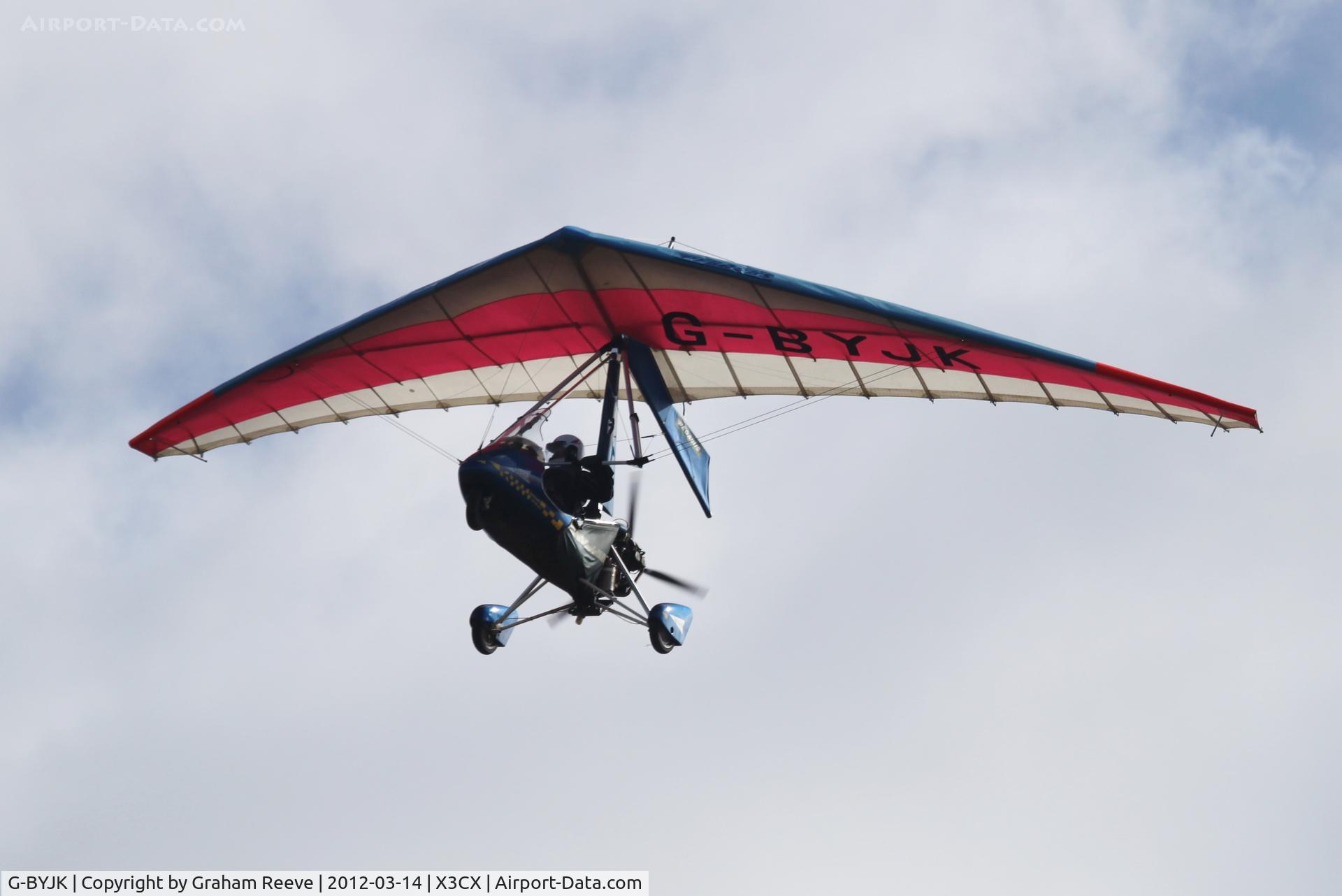 G-BYJK, 1999 Pegasus Quantum 15-912 C/N 7524, Over head at Northrepps.