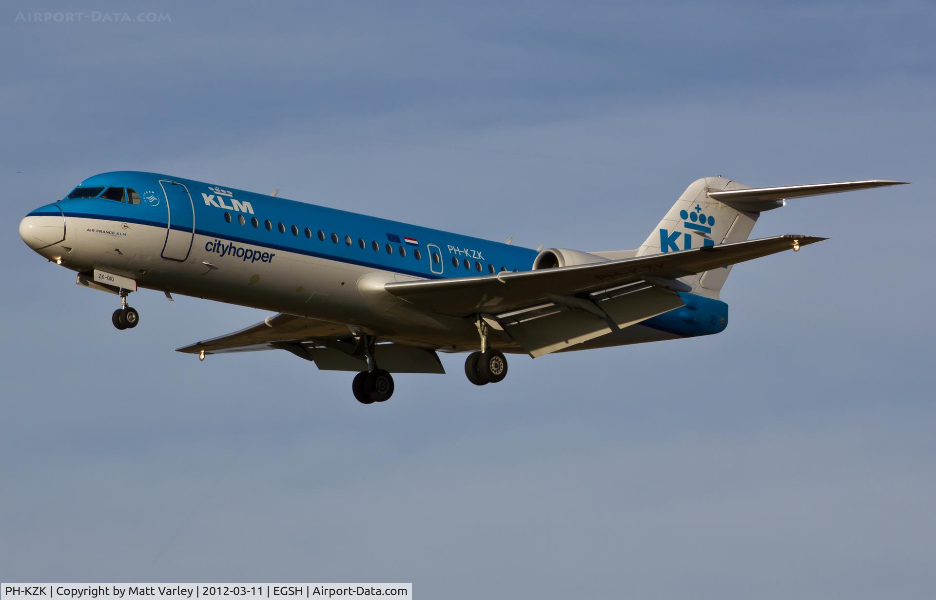 PH-KZK, 1997 Fokker 70 (F-28-0070) C/N 11581, arriving at EGSH.