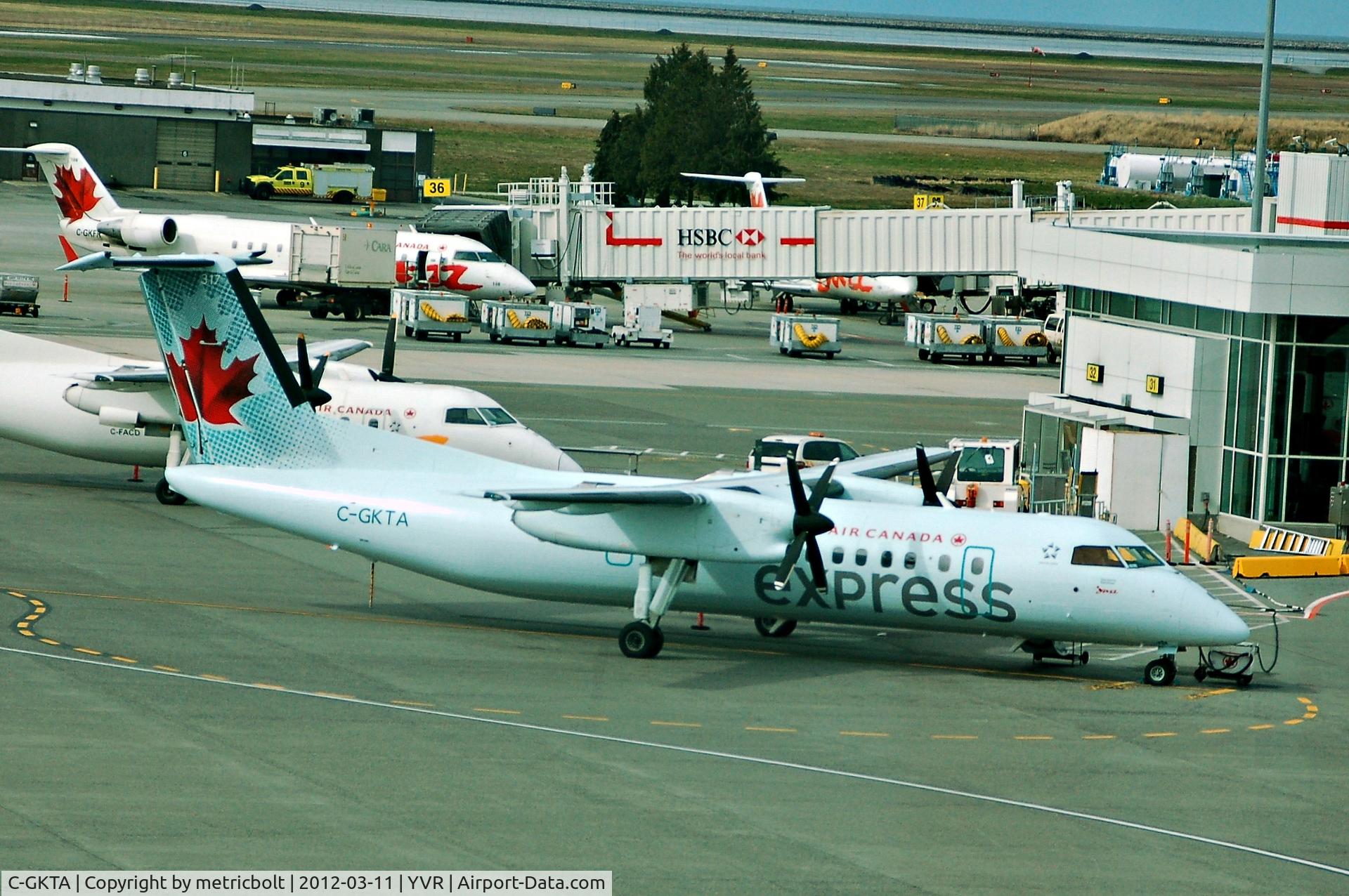 C-GKTA, 1989 De Havilland Canada DHC-8-301 Dash 8 C/N 124, In its latest livery