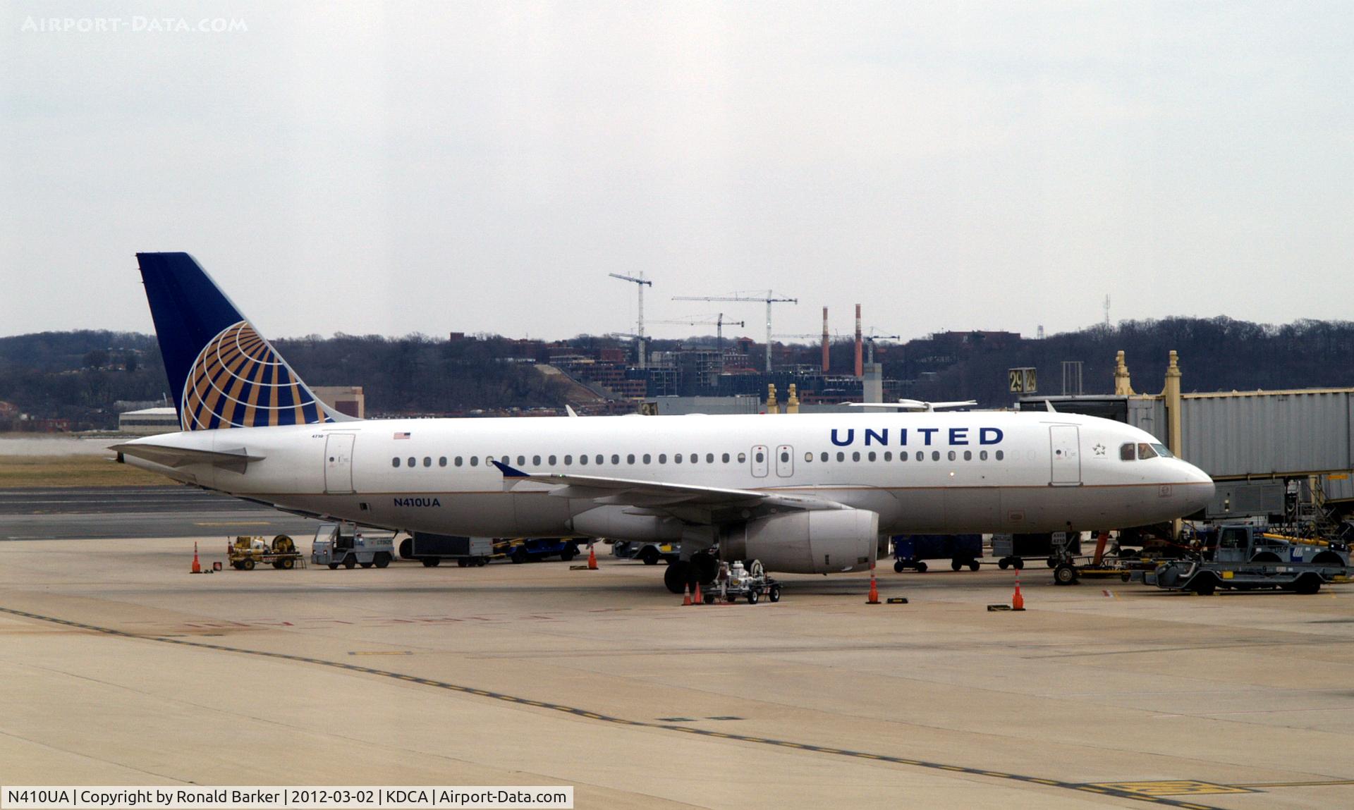 N410UA, 1994 Airbus A320-232 C/N 463, DCA, VA