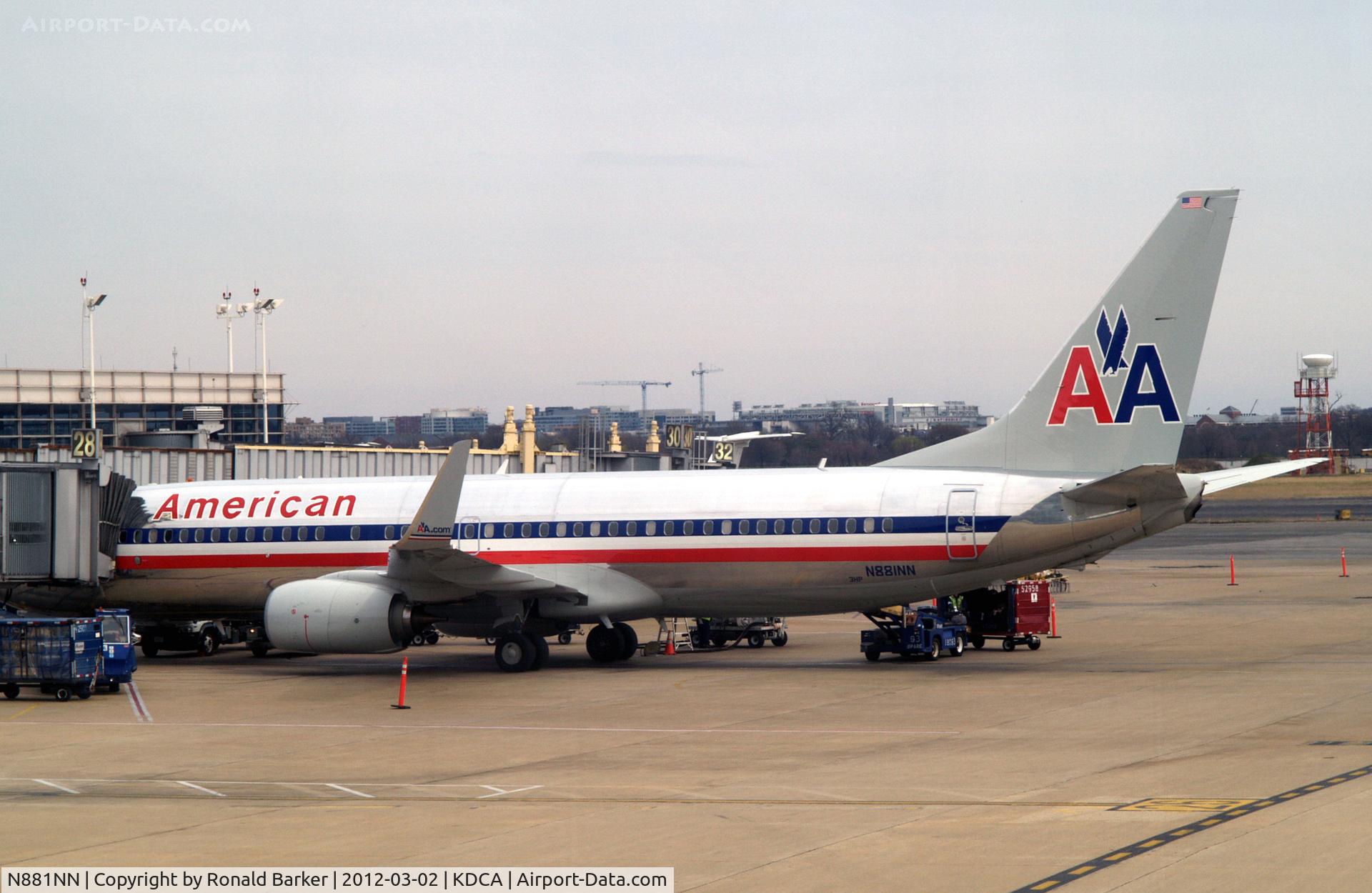 N881NN, Boeing 737-823 C/N 31135, DCA, VA