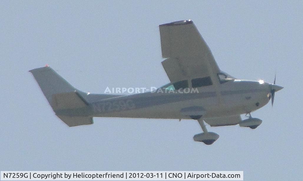 N7259G, 1974 Cessna 182P Skylane C/N 18263318, Passing over 26R in the haze
