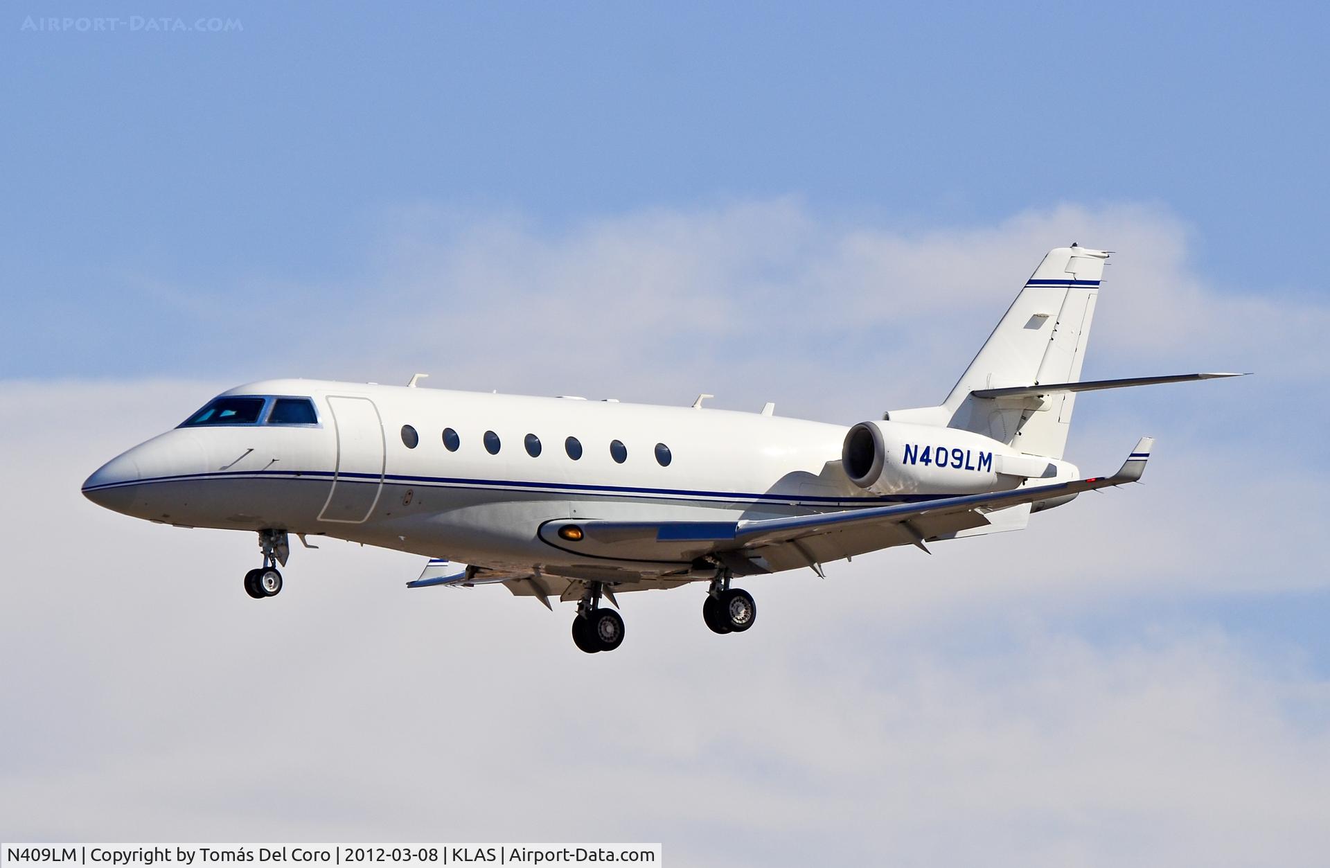 N409LM, 2002 Israel Aircraft Industries GULFSTREAM 200 C/N 059, N409LM 2002 Israel Aircraft Industries GULFSTREAM 200 C/N 059

Lockheed Martin Corp

- Las Vegas - McCarran International (LAS / KLAS)
USA - Nevada, March 8, 2012
Photo: Tomás Del Coro
