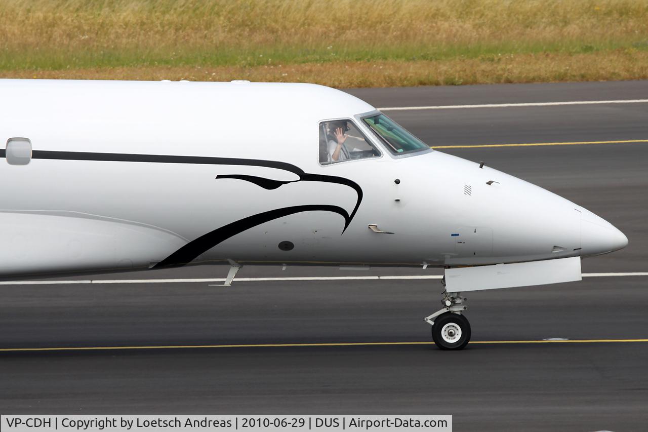 VP-CDH, 2007 Embraer EMB-135BJ Legacy 600 C/N 14501026, friendly crew