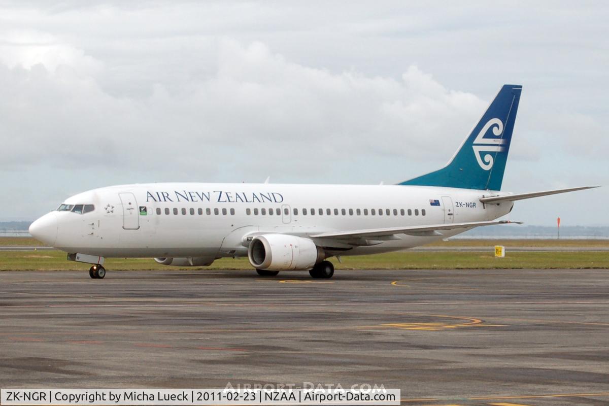 ZK-NGR, 1998 Boeing 737-33A C/N 27460, At Auckland
