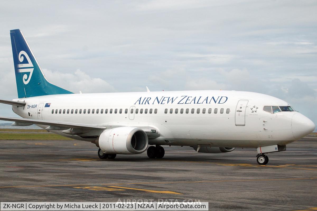 ZK-NGR, 1998 Boeing 737-33A C/N 27460, At Auckland