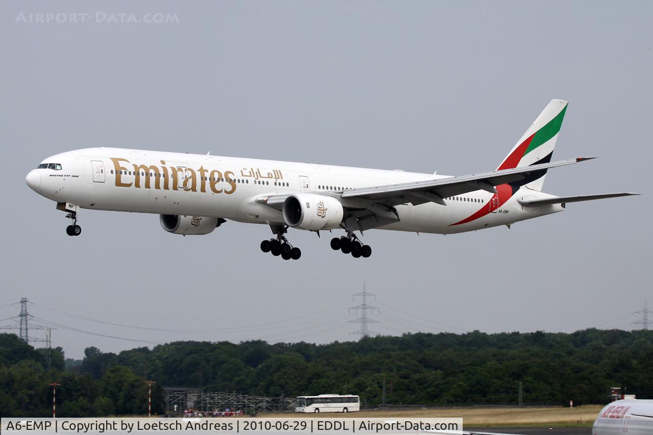 A6-EMP, 2001 Boeing 777-31H C/N 29395, 
